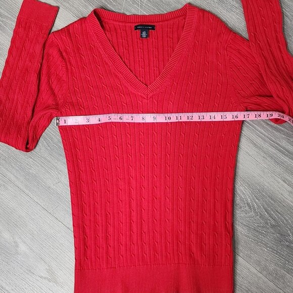 TOMMY HILFIGER WOMEN’S RED CABLE KNIT SWEATER SIZE LARGE V NECK LONG SLEEVE - Picture 3 of 7
